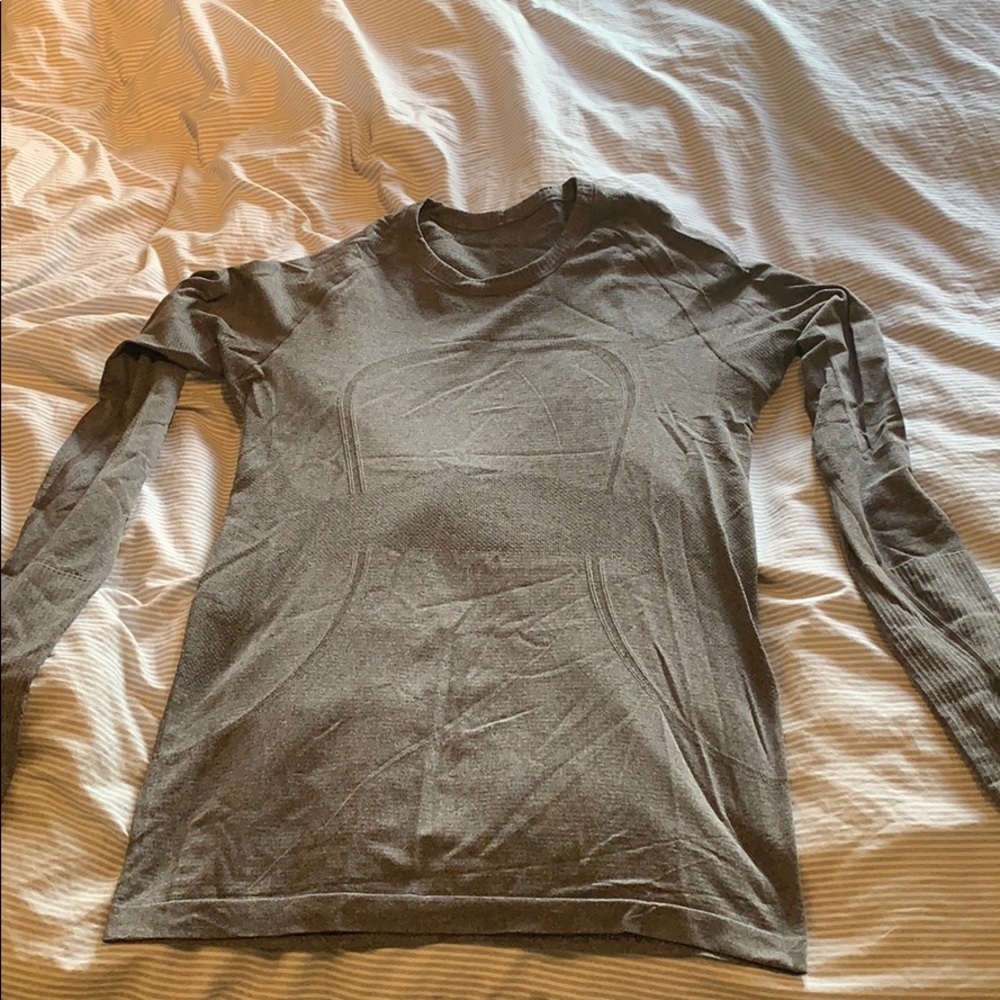Lululemon work out shirt